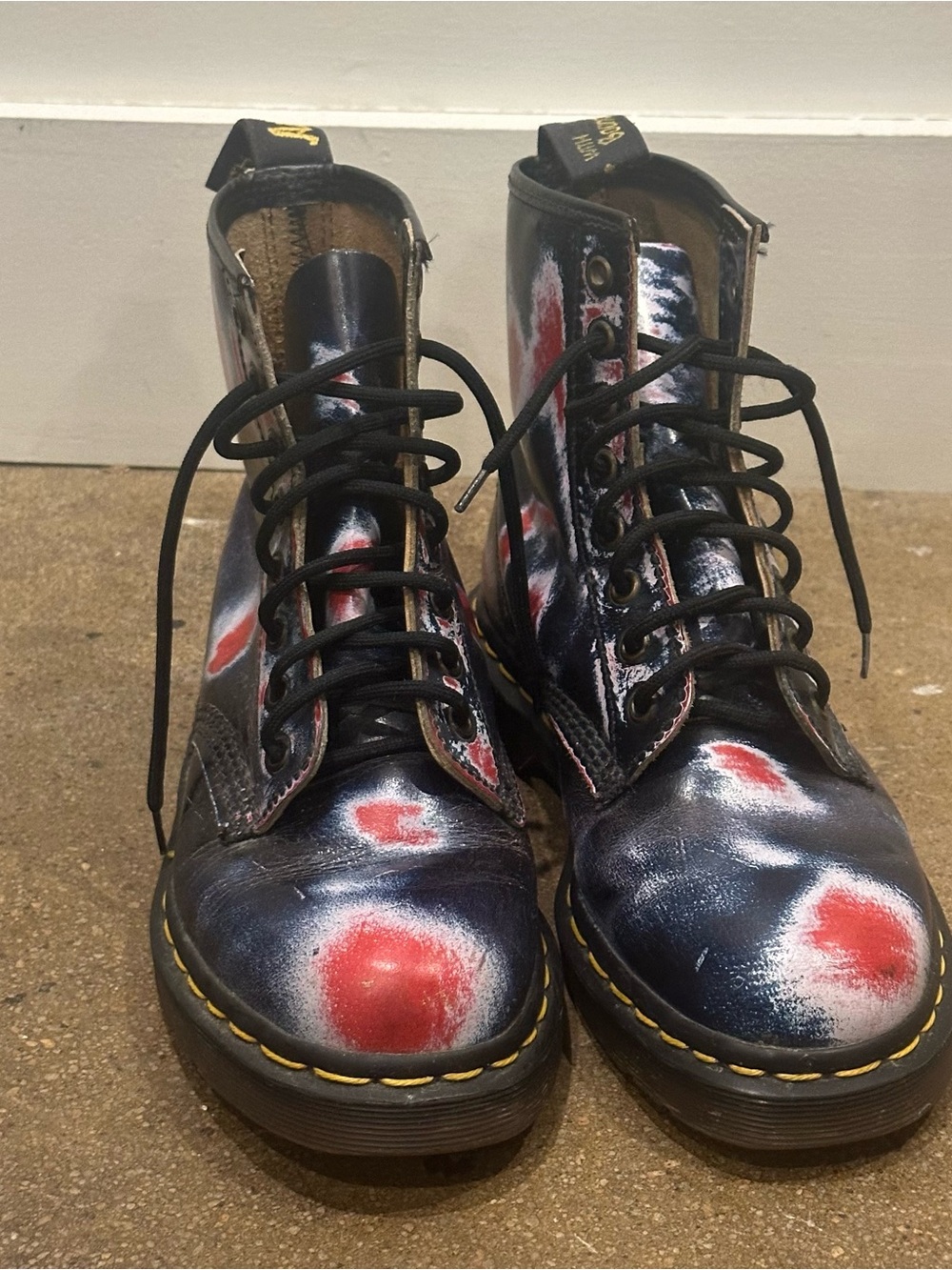 Dr. Martens Original Leather Lace-Up Boots - Picture 12 of 12